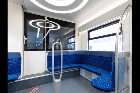 There is an area with corner seats for families and other groups (Photo: S-Bahn München/BEG).